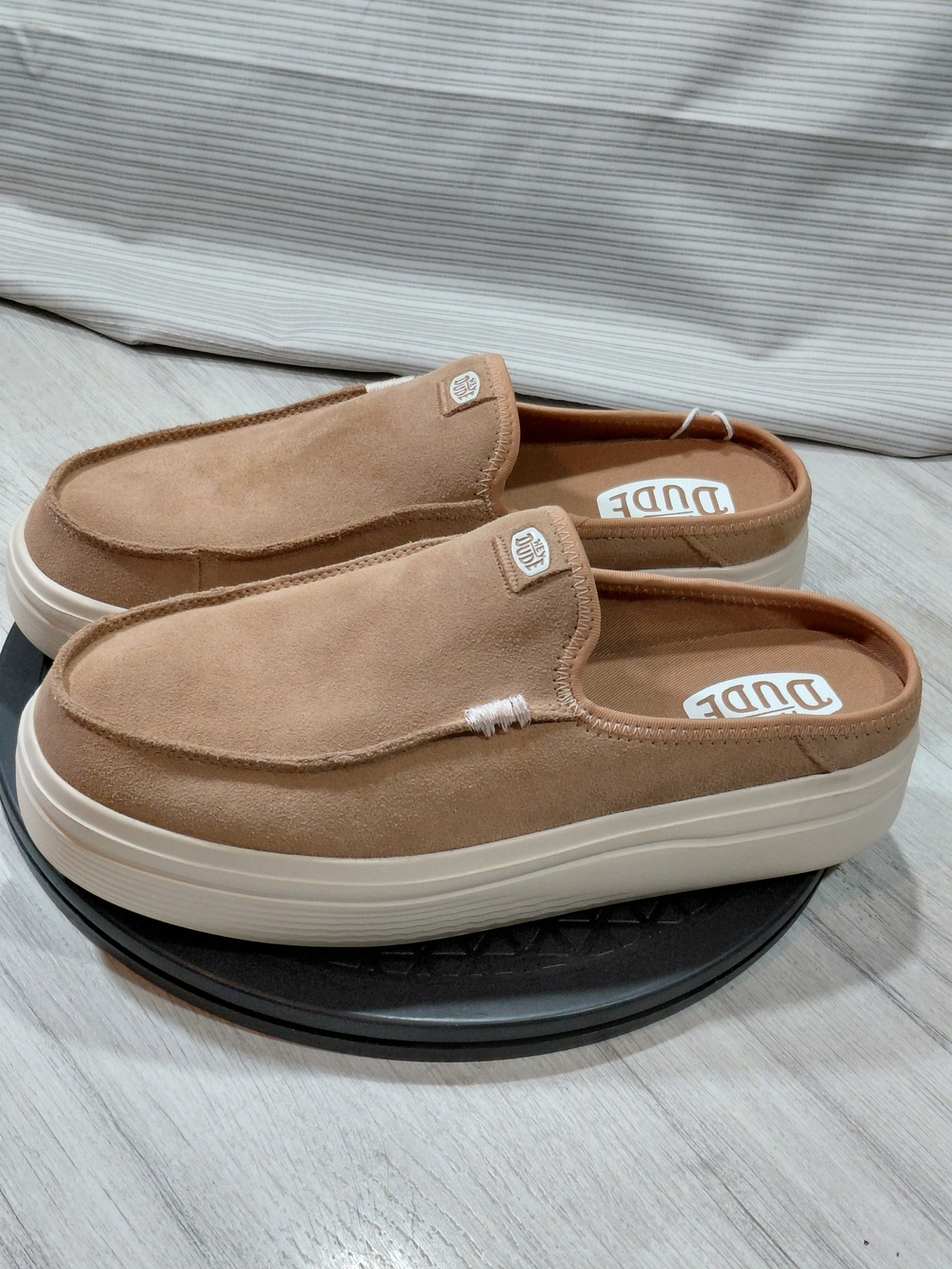 NWT HEY DUDE Womens Austin Lift Classic Clog Mule Tan Suede White SIZE W11